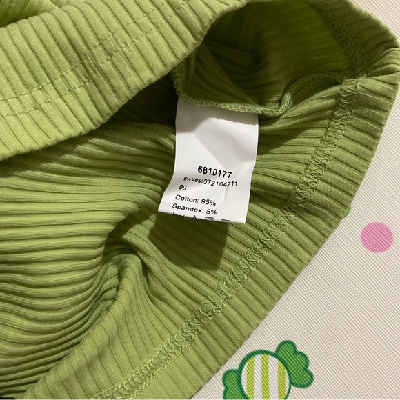 Green Rib-Knit Crop Cami Top with Embroidered Flowers Design NWOT - Picture 6 of 7